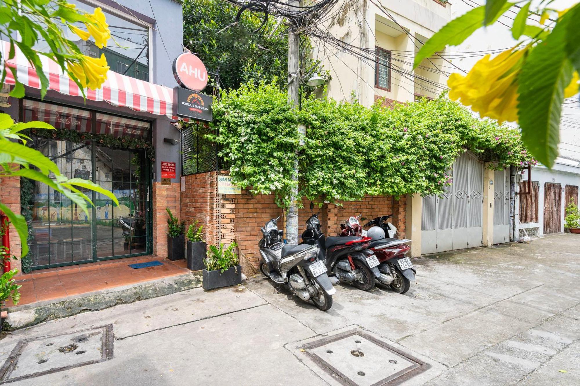 Ahu & Khách sạn 2*