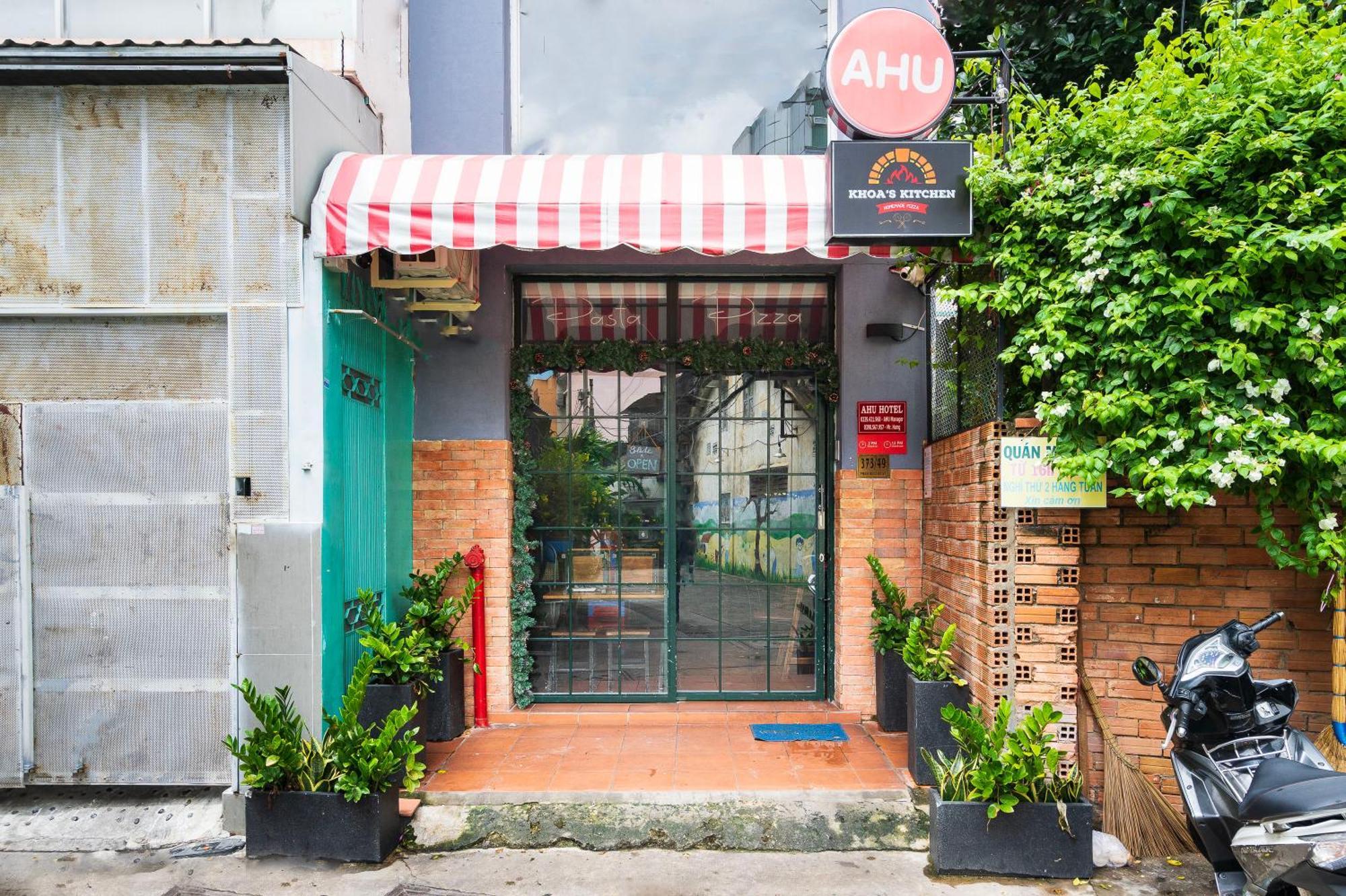 Ahu & Khách sạn 2*